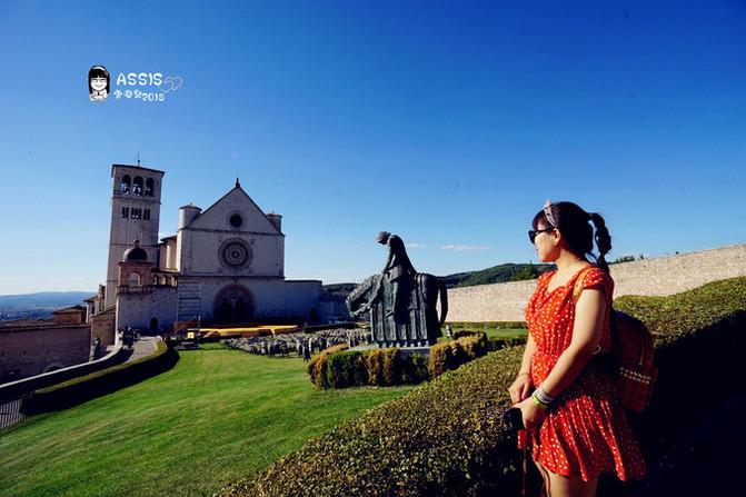 [snow bubble walks in Europe for 18 days No.2] walking into Umbria in the middle ages, the ancient rose cities of Assisi and Pe