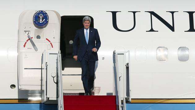 American Airlines Reminds Climate Czar John Kerry of Face Mask Policy